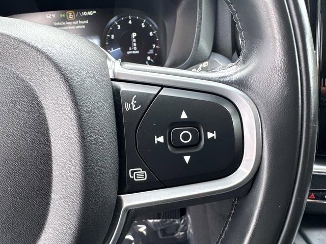 Used 2018 Volvo XC60 T6 Momentum w/ Convenience Package image 29