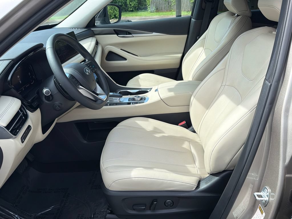 Used 2023 INFINITI QX60 Luxe w/ Cargo Package FWD image 9