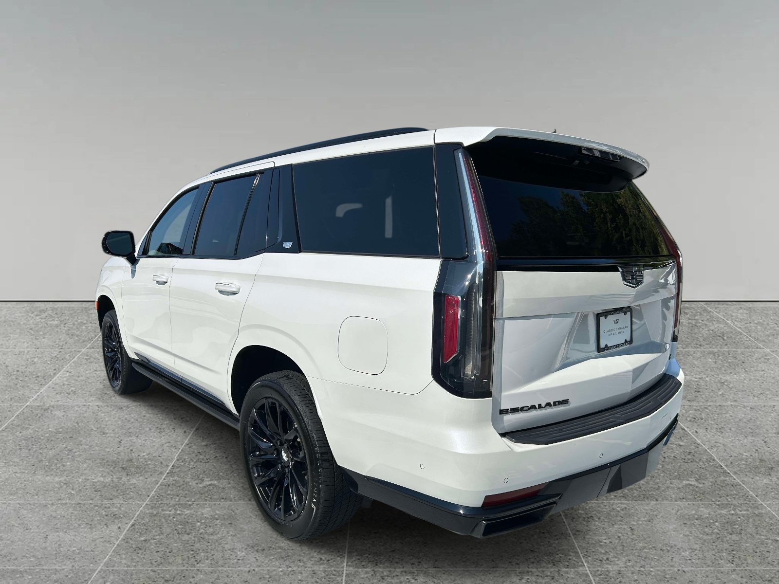Certified 2023 Cadillac Escalade Sport Platinum w/ LPO, ONYX Package AWD/4WD image 3