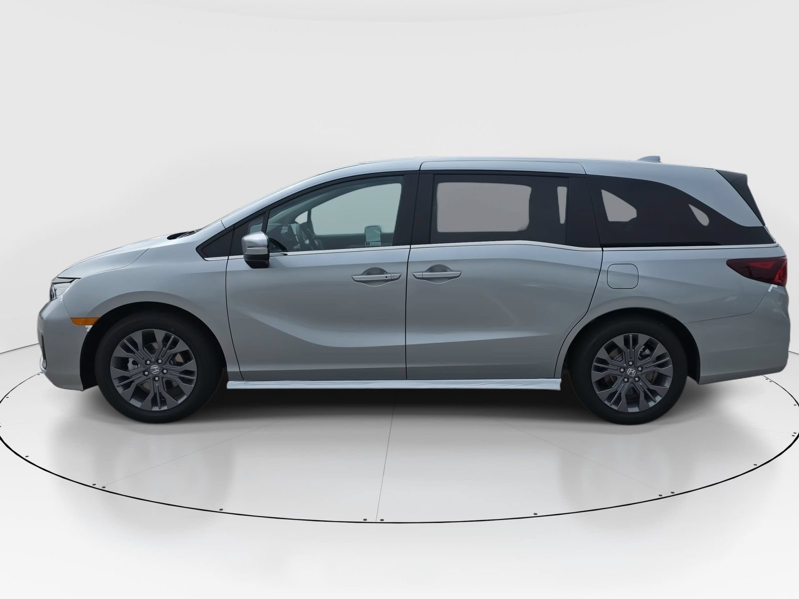 New 2026 Honda Odyssey Touring image 8