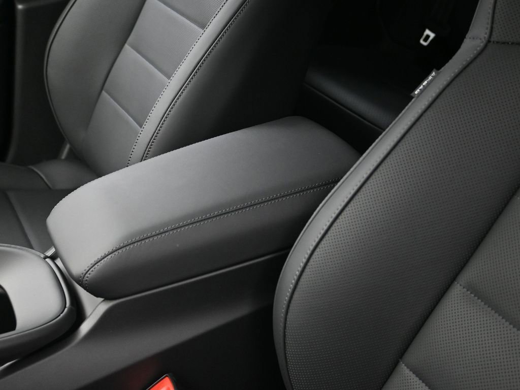 New 2026 Porsche Macan Turbo Electric image 21