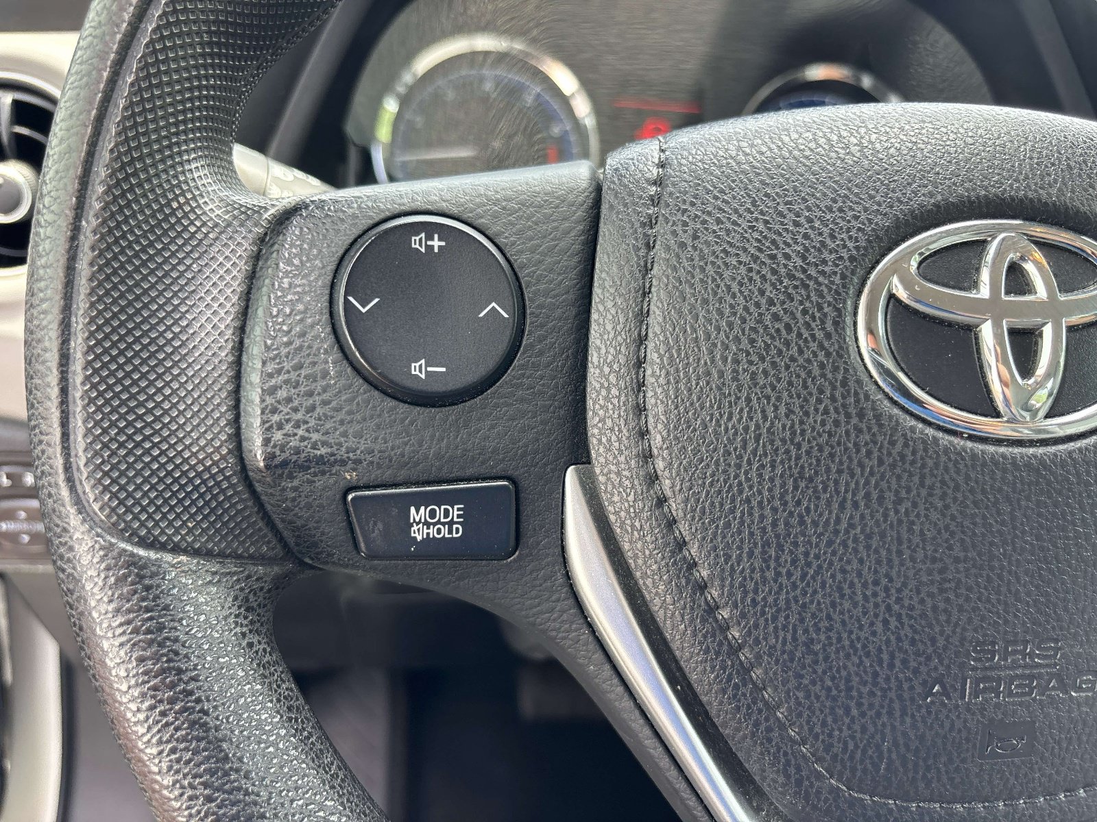 Used 2018 Toyota Corolla LE FWD image 14