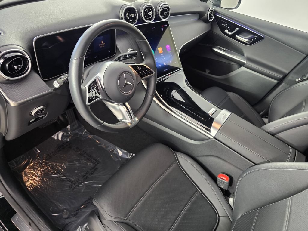 Certified 2025 Mercedes-Benz GLC 300 image 10