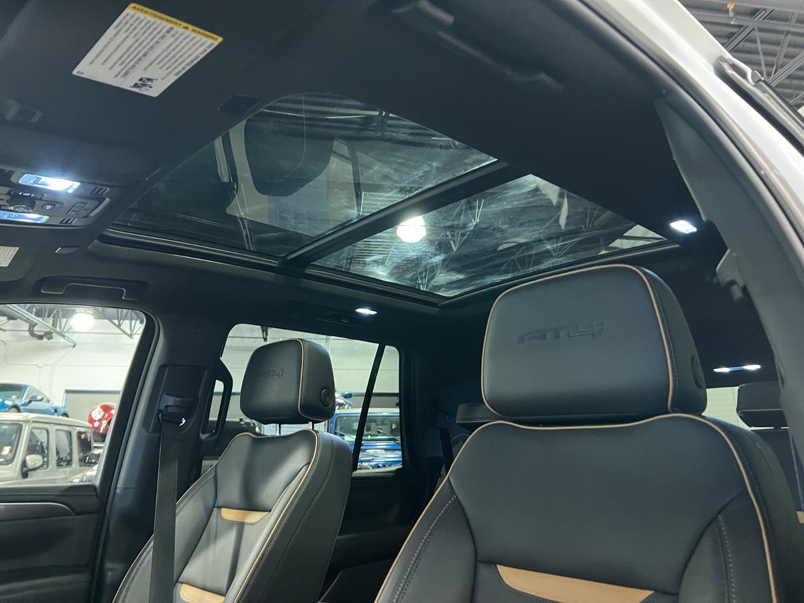 Used 2024 GMC Yukon AT4 w/ AT4 Premium Plus Package AWD/4WD image 23