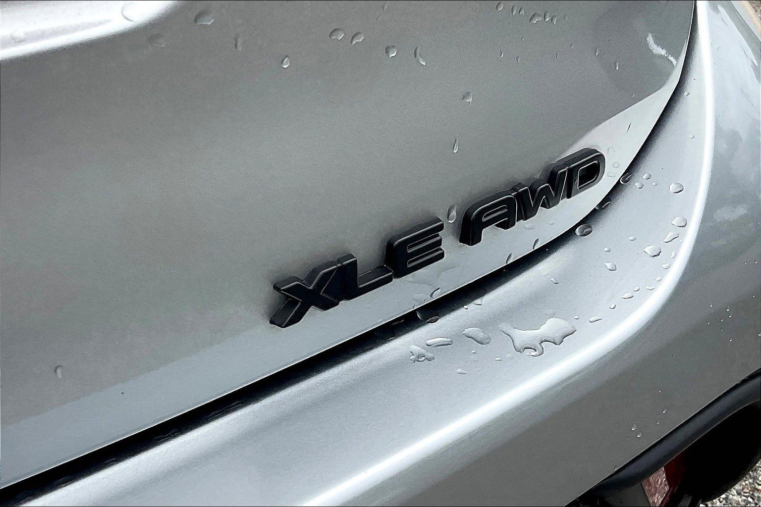 Used 2022 Toyota Highlander XLE AWD/4WD image 10