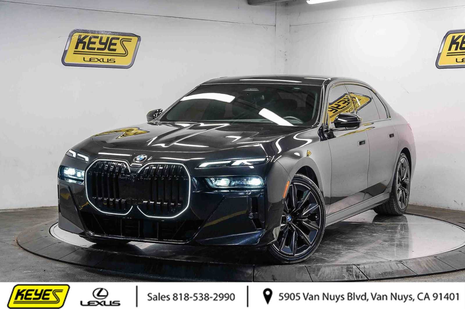 Used 2024 BMW 760i xDrive w/ Premium Package 2 AWD/4WD image 1