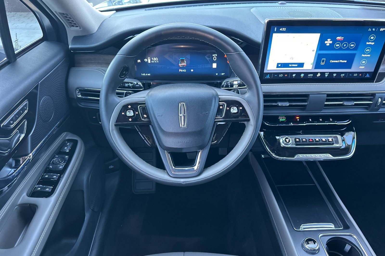 New 2025 Lincoln Corsair Reserve image 13