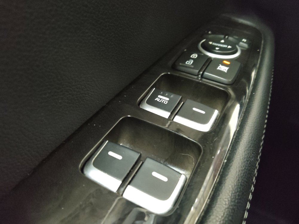 Used 2018 Kia Sorento L image 27