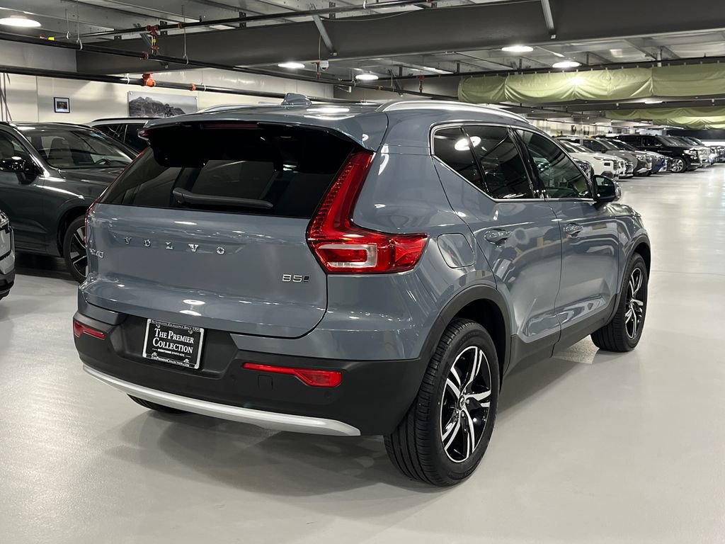 Certified 2023 Volvo XC40 B5 Core w/ Convenience Package AWD/4WD image 2