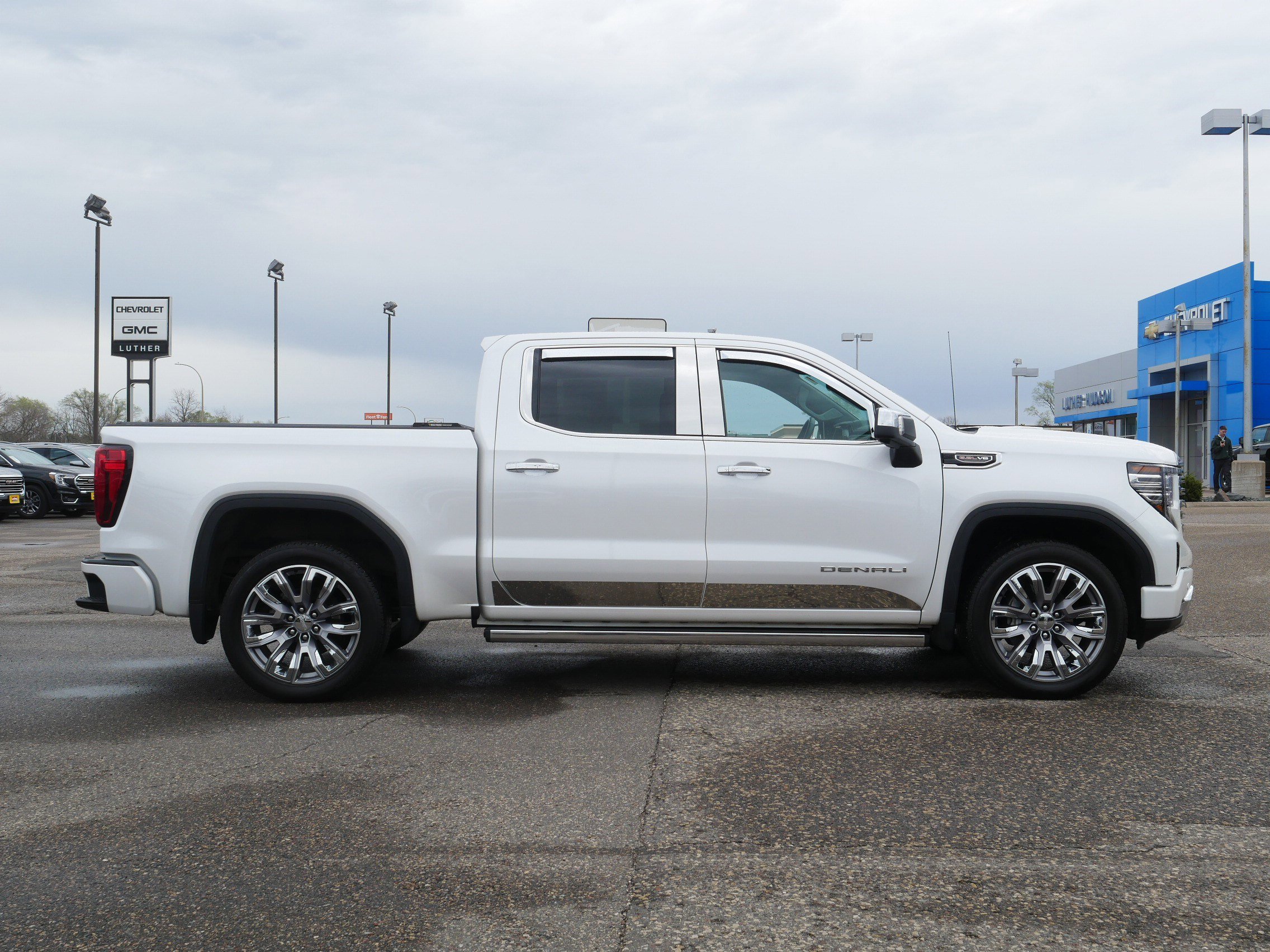 Used 2024 GMC Sierra 1500 Denali AWD/4WD image 8