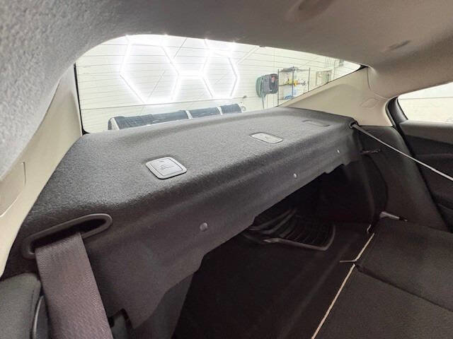 Used 2017 Chevrolet Cruze LT image 17