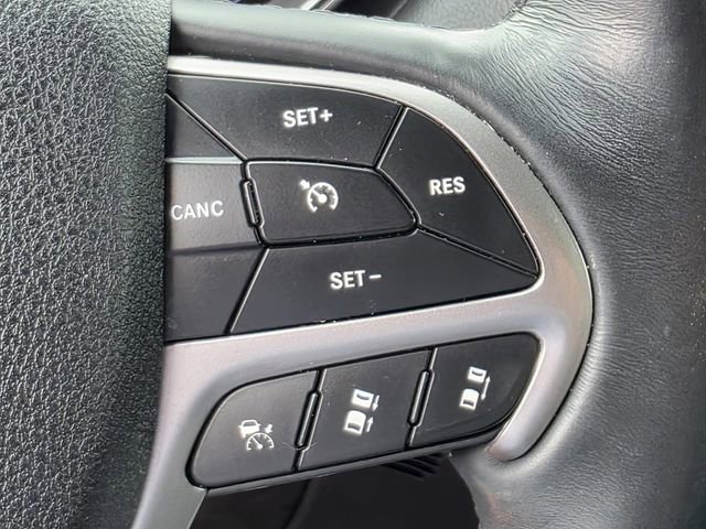 Used 2018 Jeep Grand Cherokee Overland image 30