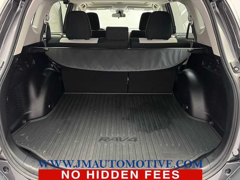 Used 2018 Toyota RAV4 XLE image 17