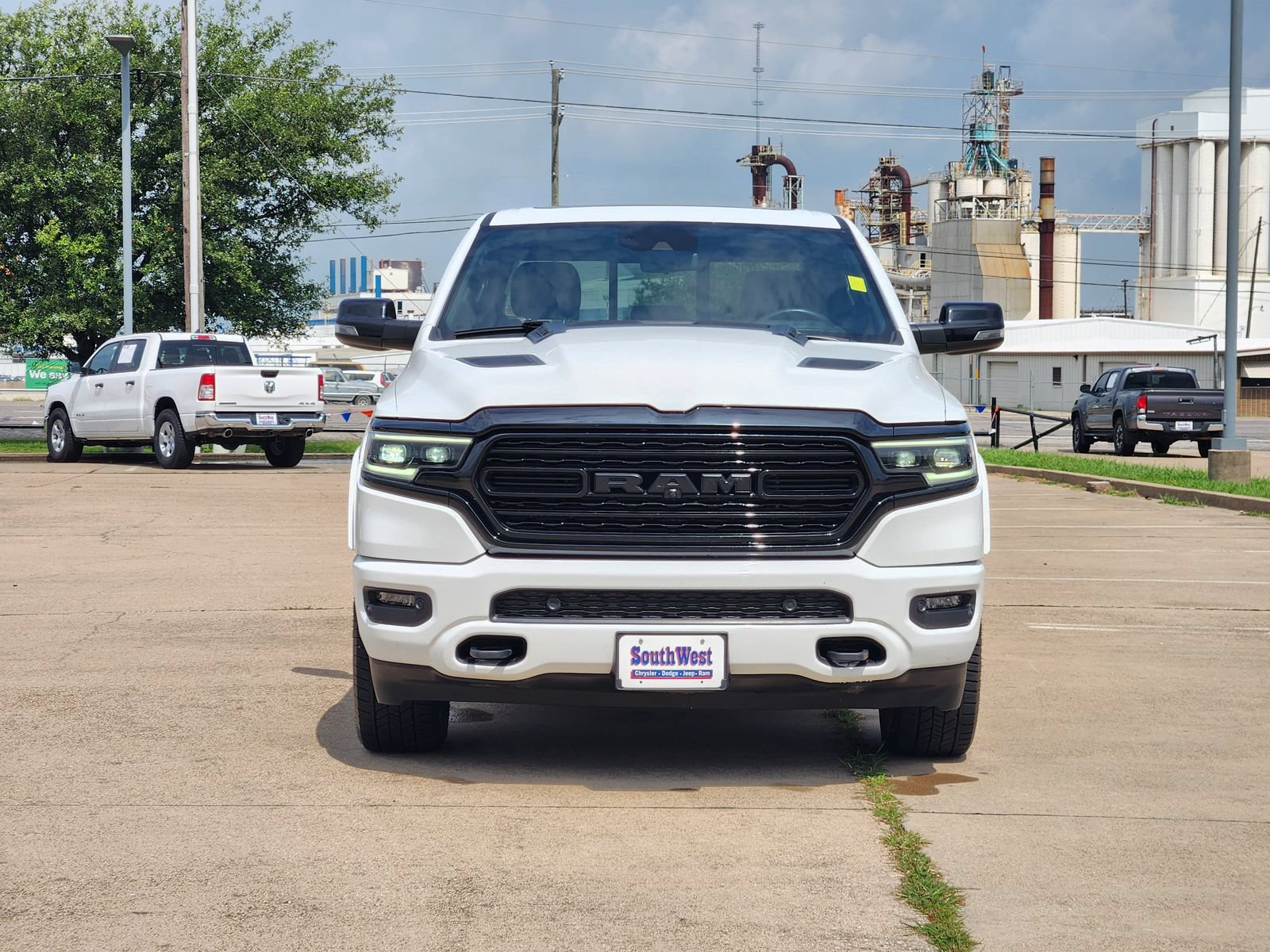 Used 2024 RAM 1500 Limited AWD/4WD image 6