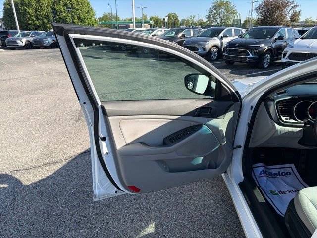 Used 2013 Kia Optima LX FWD image 23