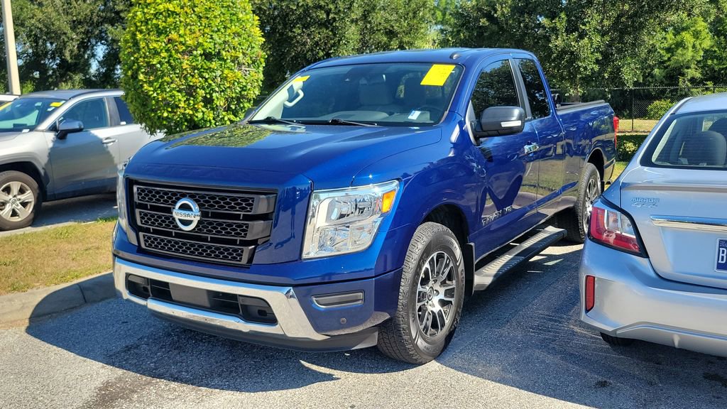 Used 2020 Nissan Titan SV w/ SV Convenience Package RWD image 2
