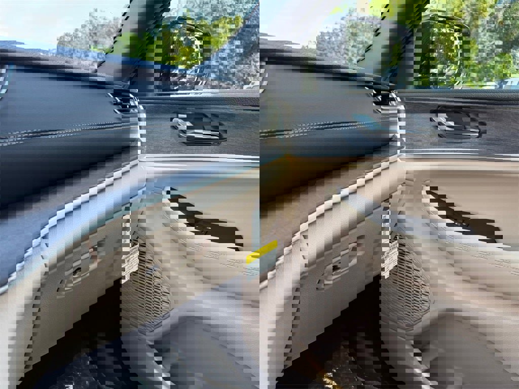 New 2025 Jeep Grand Cherokee L Limited w/ Black Appearance Package image 28