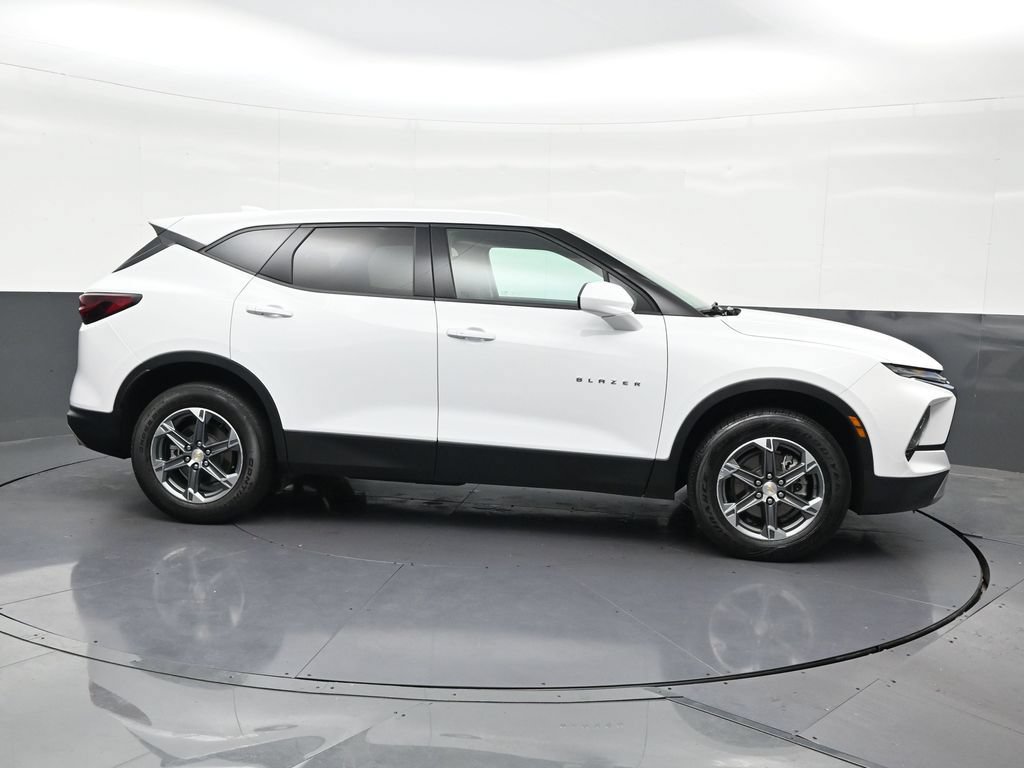 Used 2024 Chevrolet Blazer LT FWD image 7