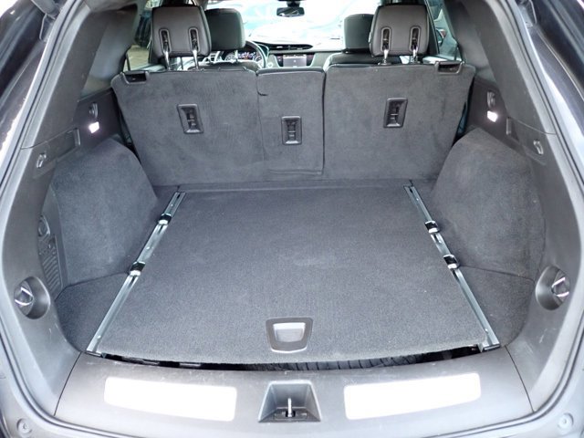 Used 2017 Cadillac XT5 Platinum w/ Driver Assist Package AWD/4WD image 8