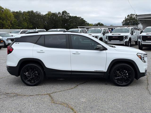 Certified 2024 GMC Terrain SLE w/ Driver Convenience Package FWD image 14