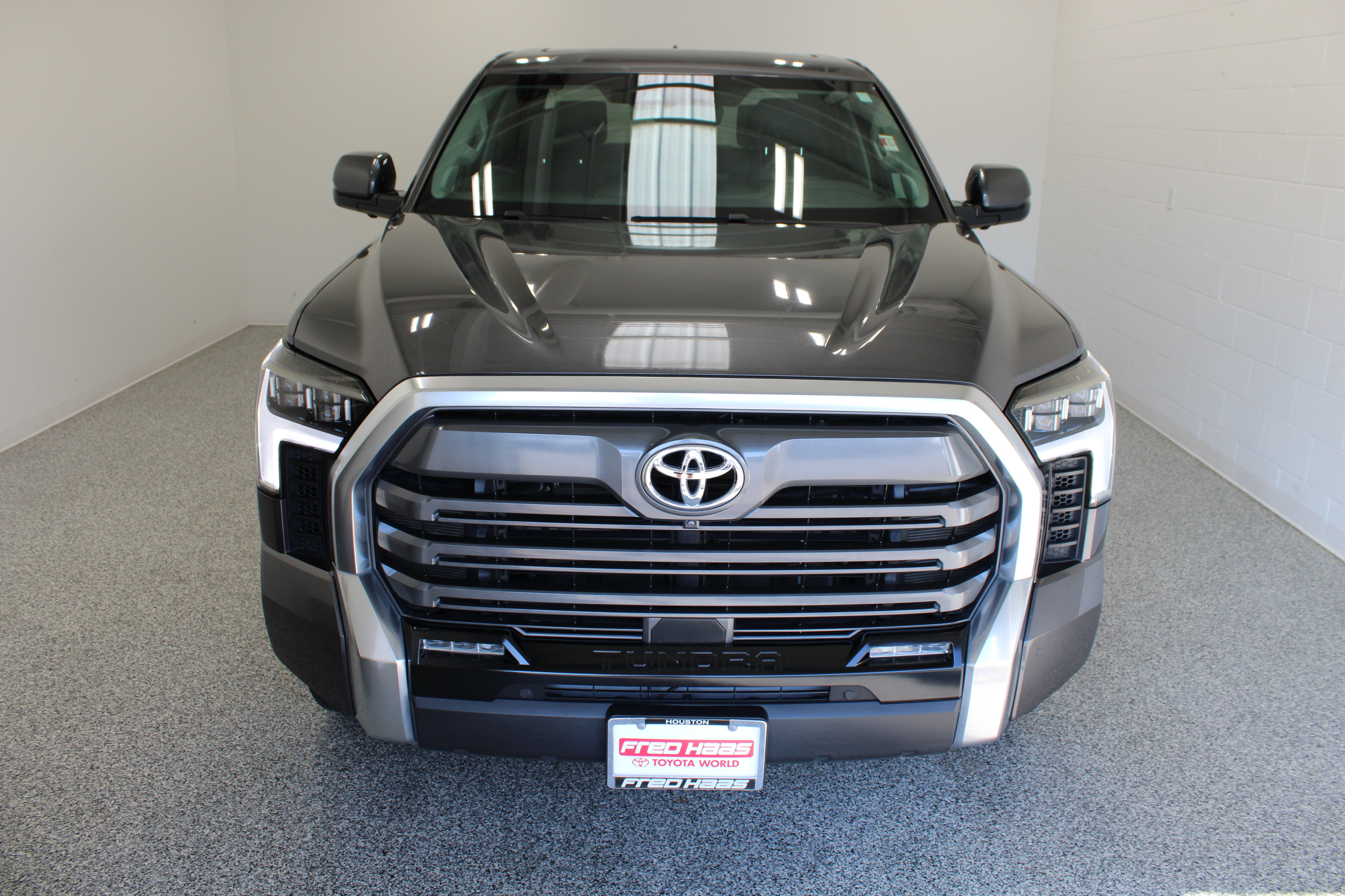 Used 2023 Toyota Tundra Limited RWD image 3