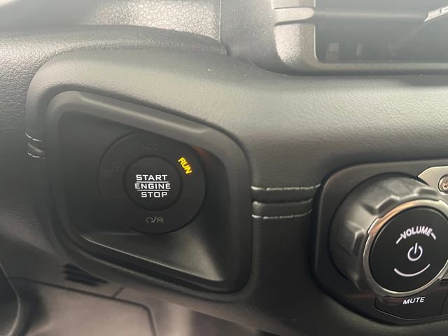 Used 2025 Jeep Wrangler Sahara image 41