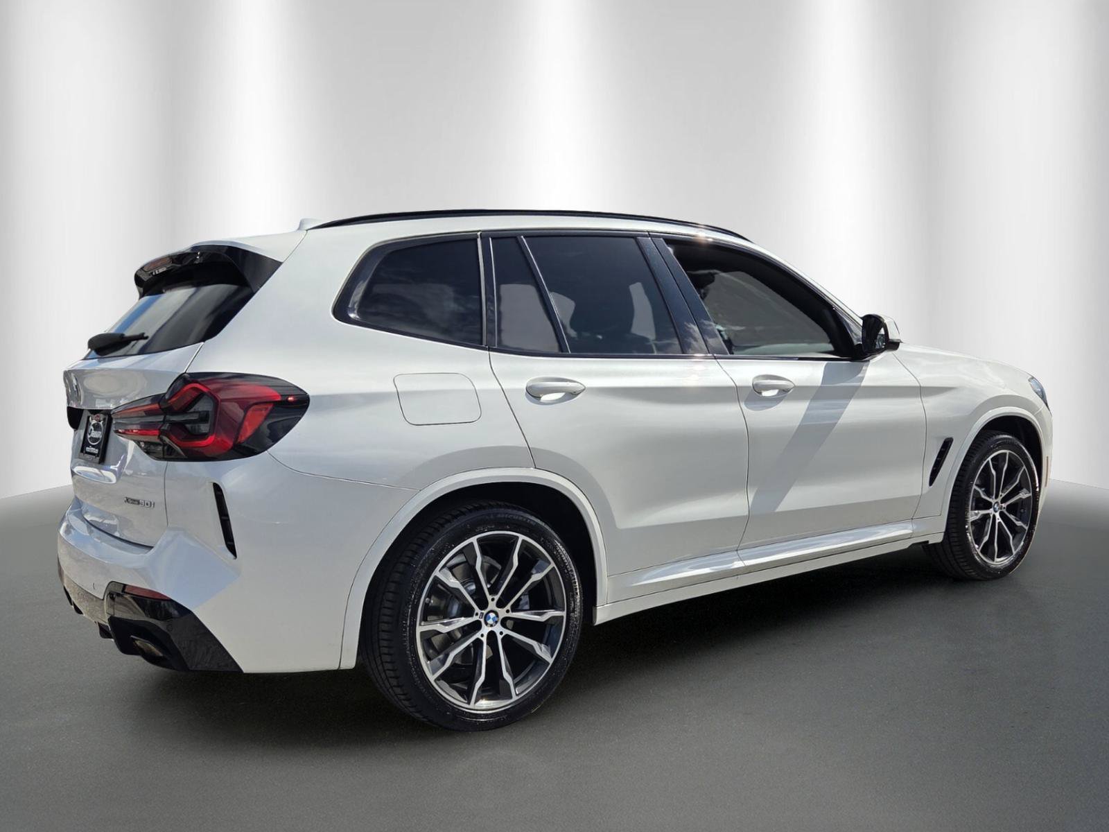 Used 2022 BMW X3 xDrive30i w/ M Sport Package AWD/4WD image 7