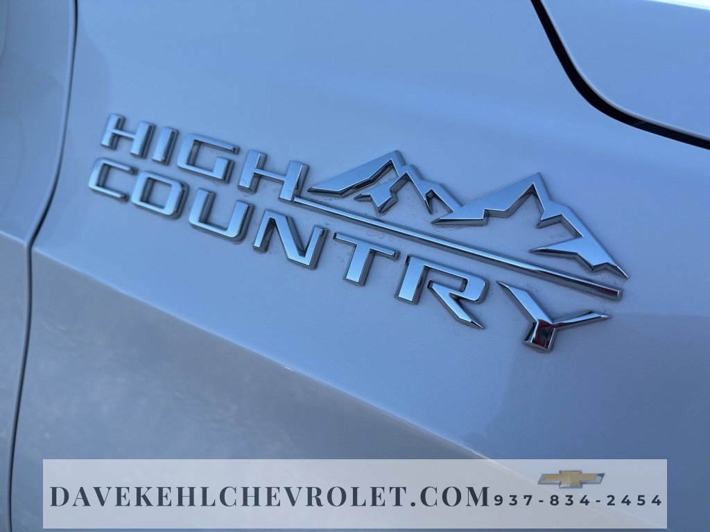 Certified 2025 Chevrolet Suburban High Country image 38