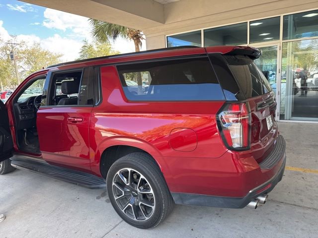 Used 2022 Chevrolet Suburban RST w/ Sport Performance Package image 9