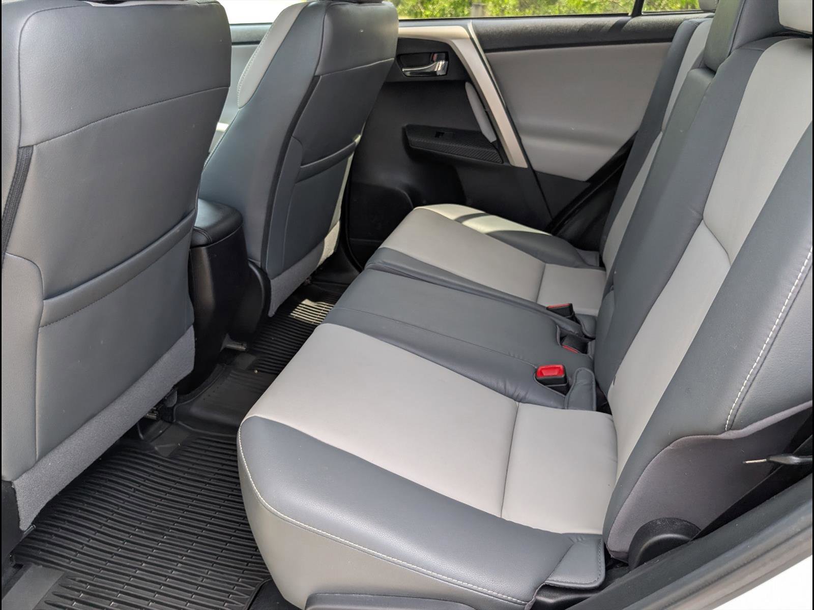 Used 2015 Toyota RAV4 Limited w/ Technology Package AWD/4WD image 14
