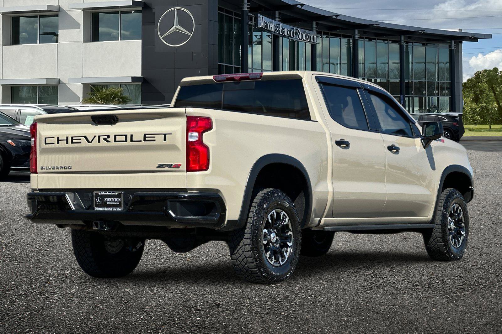 Used 2022 Chevrolet Silverado 1500 ZR2 image 4