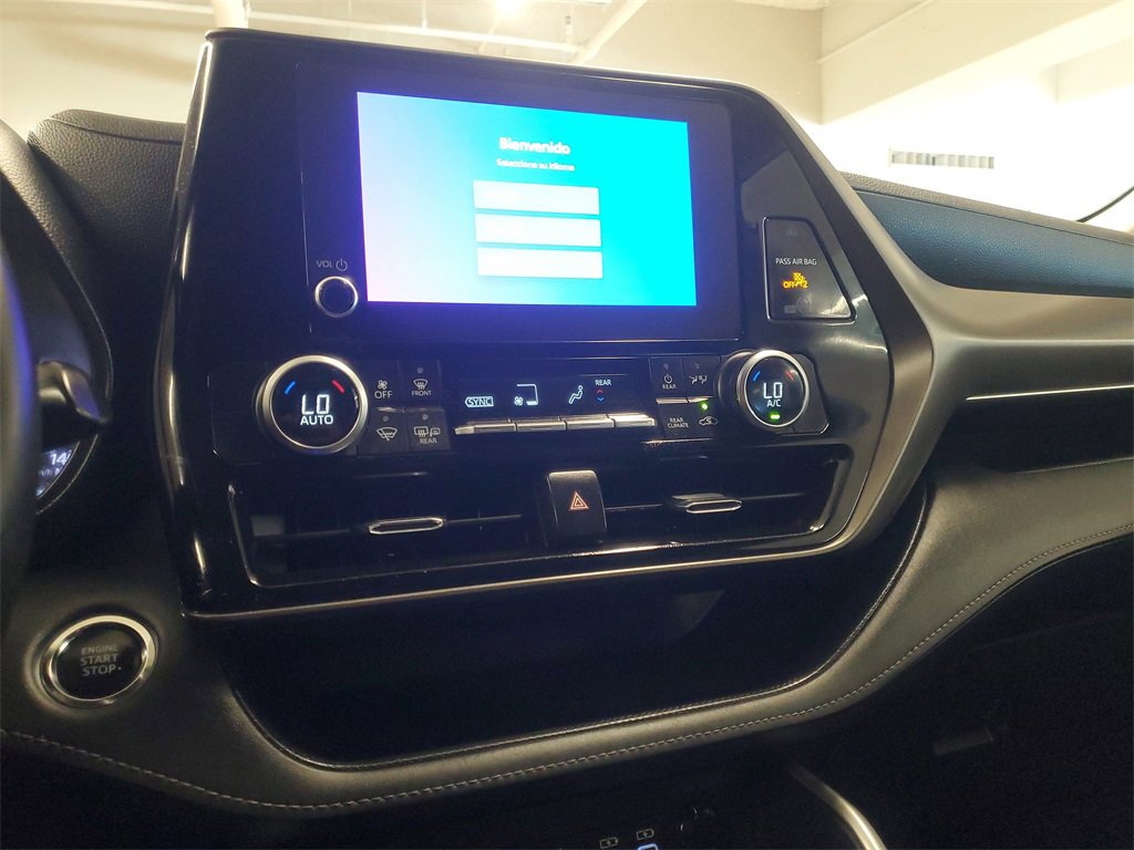 Used 2023 Toyota Highlander LE image 25