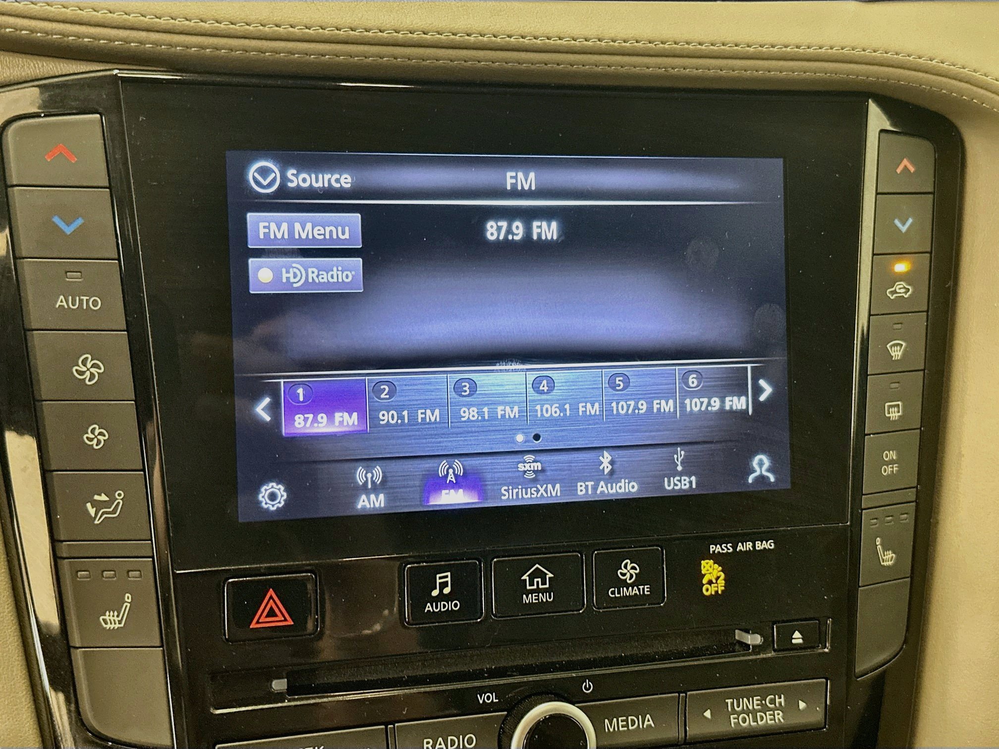 Used 2023 INFINITI QX50 Luxe AWD/4WD image 21