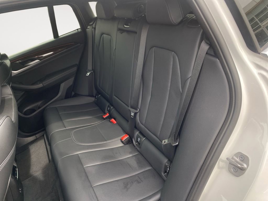 Used 2024 BMW X4 xDrive30i image 12