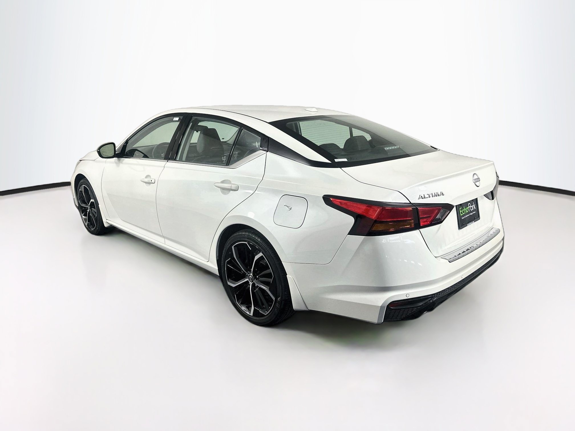 Used 2023 Nissan Altima 2.5 SR FWD image 5