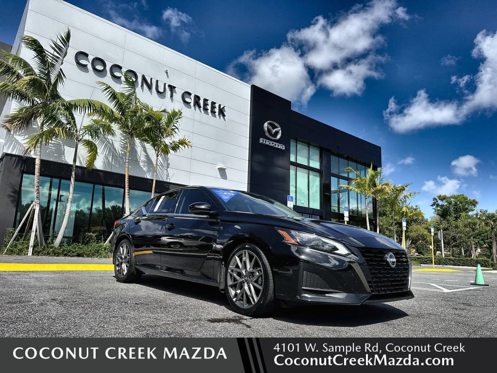 Used 2023 Nissan Altima 2.0 SR image 1