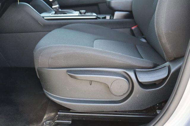 Used 2025 Kia Sportage LX image 9