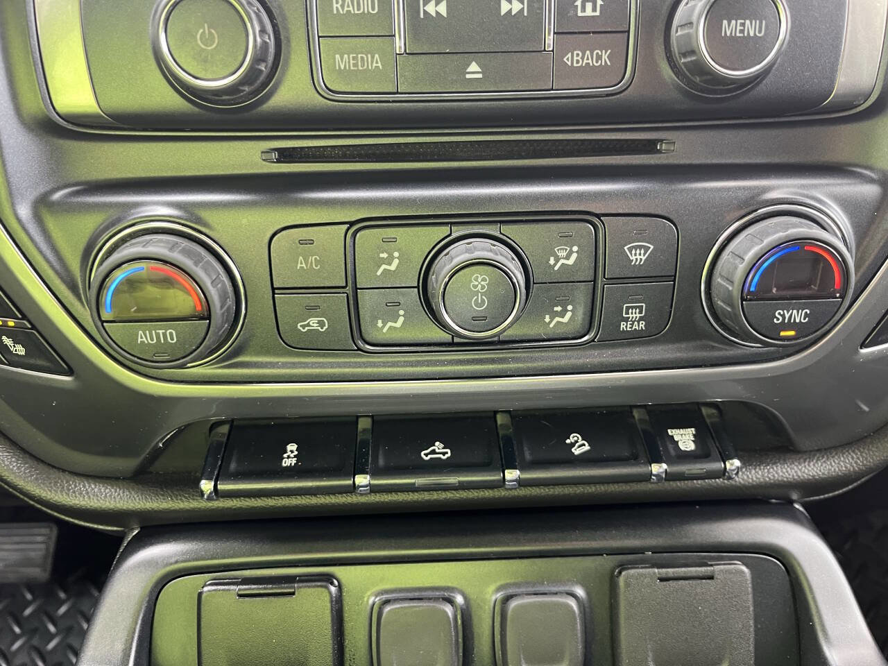 Used 2019 Chevrolet Silverado 2500 LTZ image 23