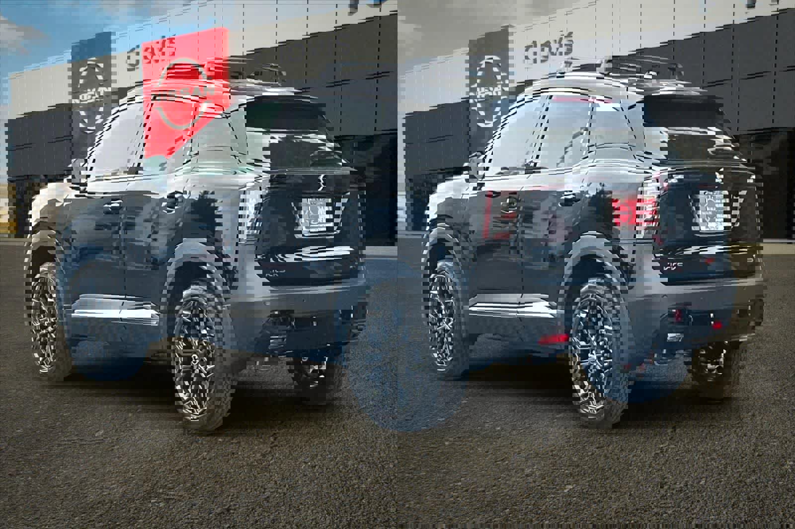 New 2026 Nissan Kicks SR image 7