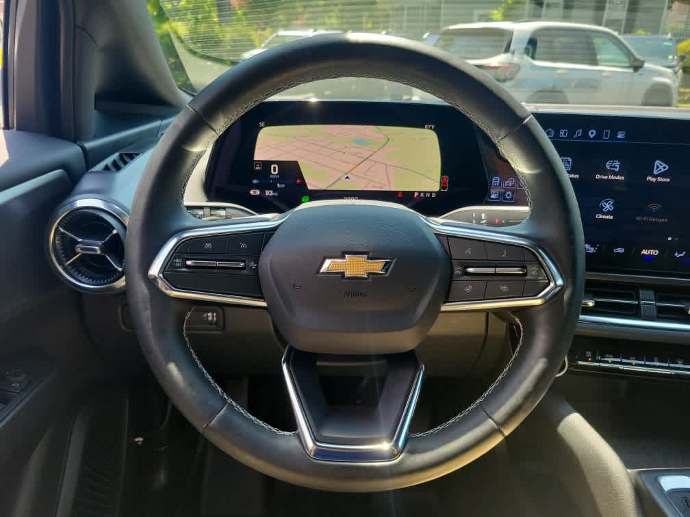 Used 2025 Chevrolet Equinox EV LT w/ Comfort Package AWD/4WD image 13