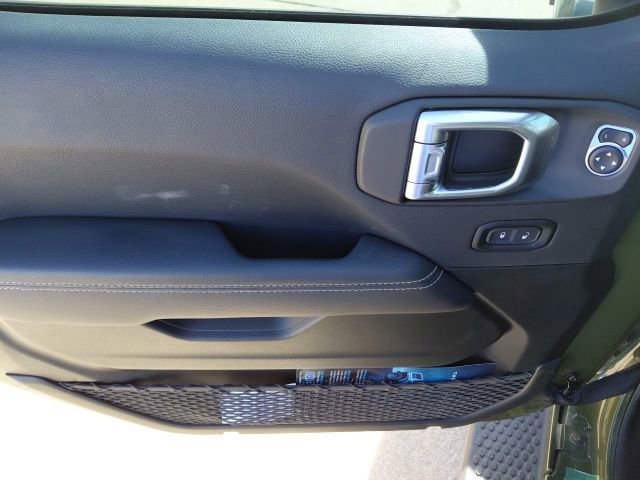 Used 2023 Jeep Wrangler Unlimited Sahara w/ Cold Weather Group image 27