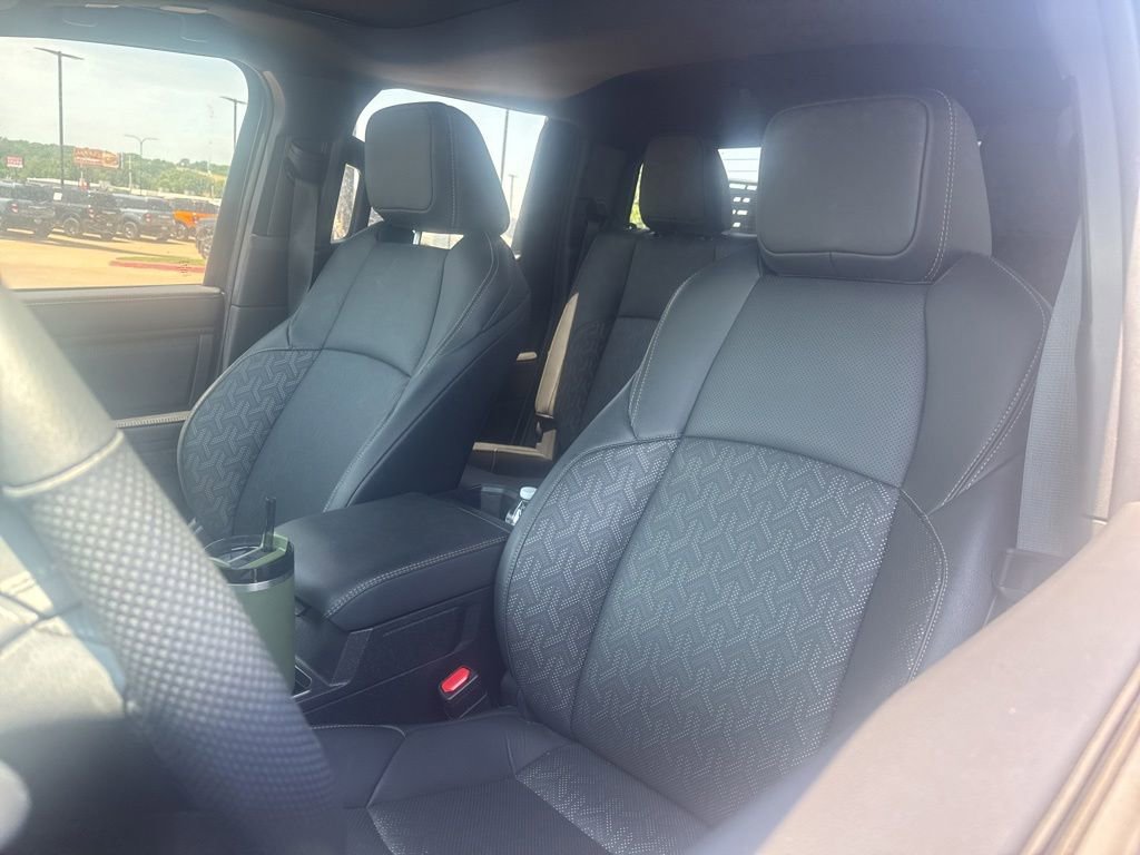 Used 2025 Toyota Tacoma Limited AWD/4WD image 11