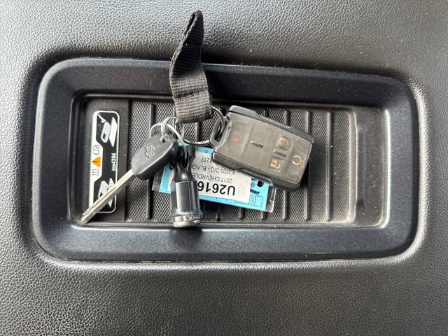 Used 2017 Chevrolet Silverado 1500 LT w/ Midnight Edition image 27