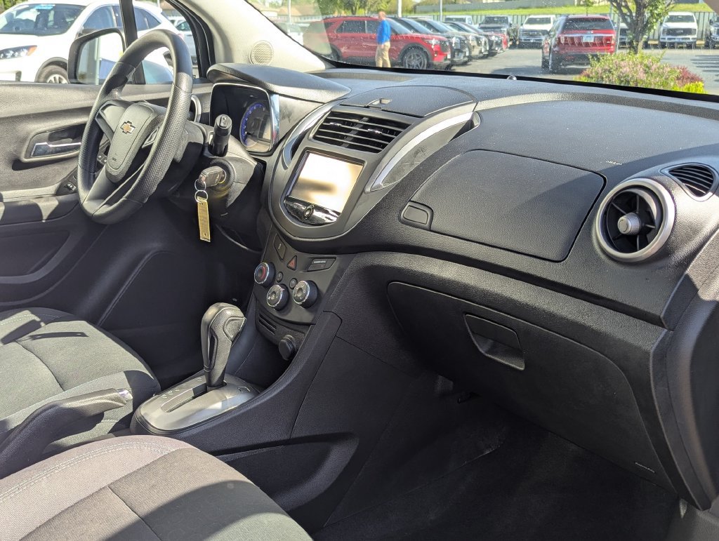 Used 2016 Chevrolet Trax LS FWD image 25