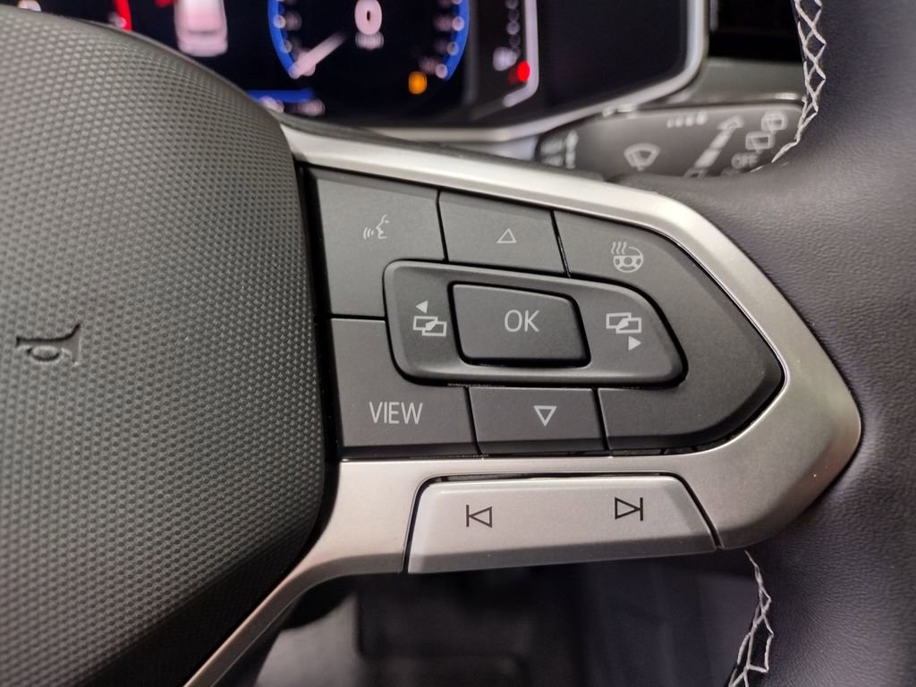 New 2026 Volkswagen Taos SEL image 24