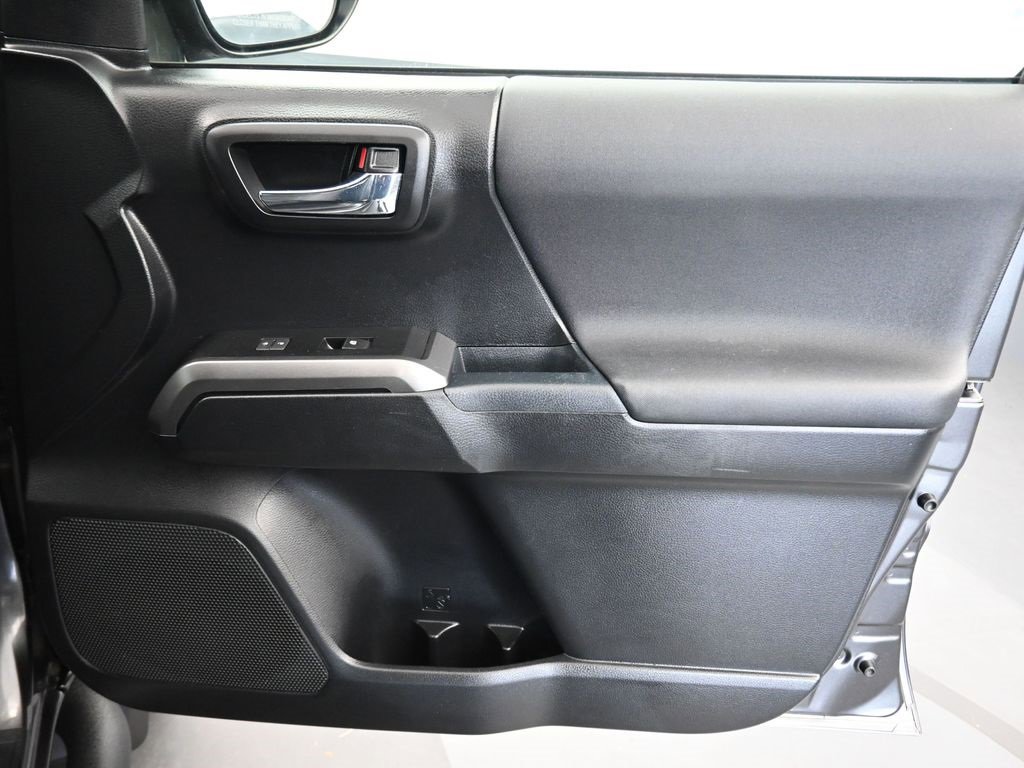 Used 2017 Toyota Tacoma TRD Off-Road image 44