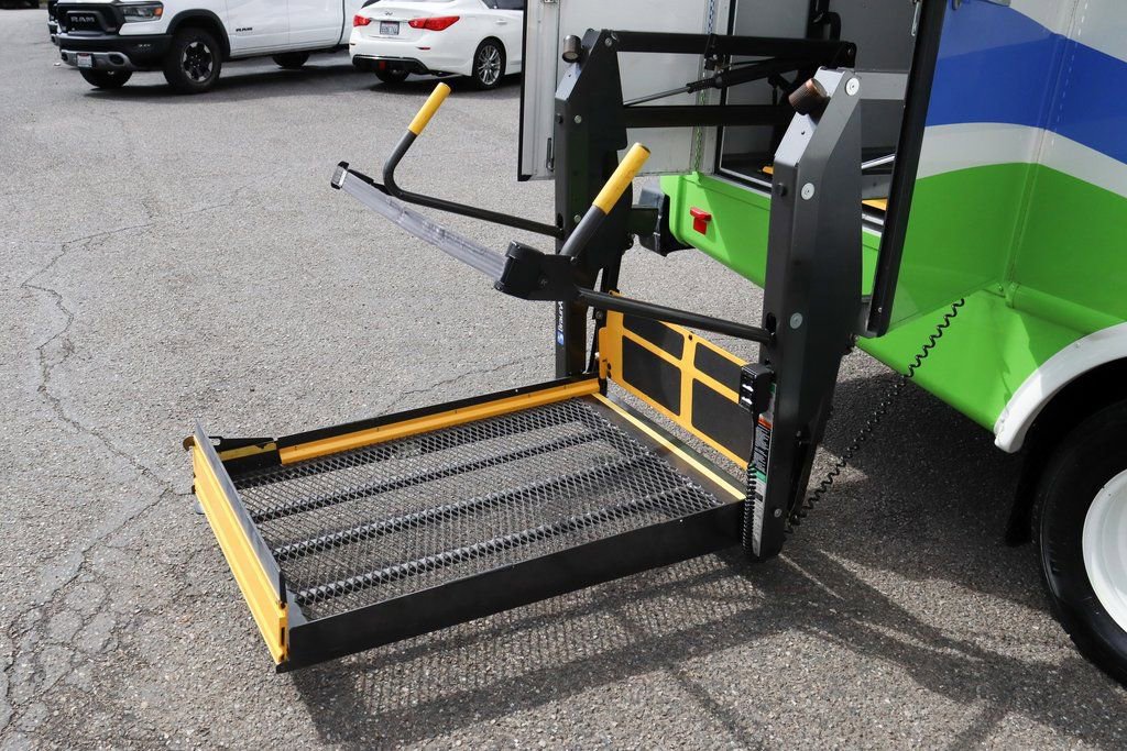 Used 2015 Ford E-450 and Econoline 450 Super Duty w/ Shuttle Bus Prep Package image 13