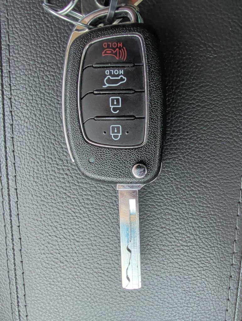 Used 2017 Hyundai Santa Fe Sport image 18