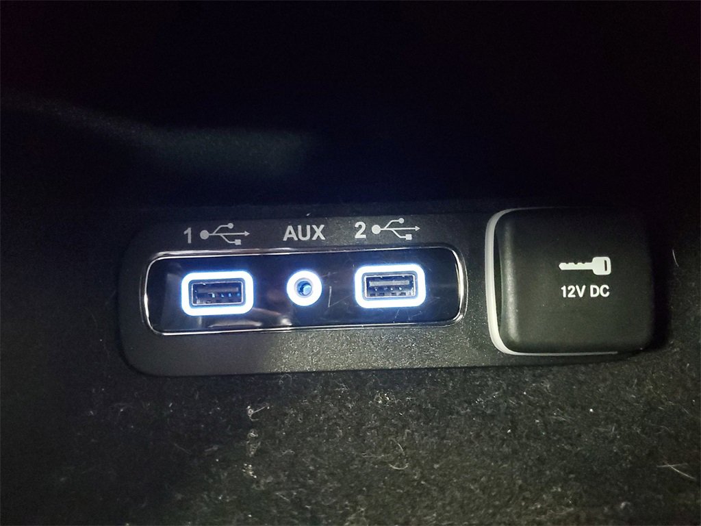 Used 2019 Jeep Grand Cherokee Altitude image 21