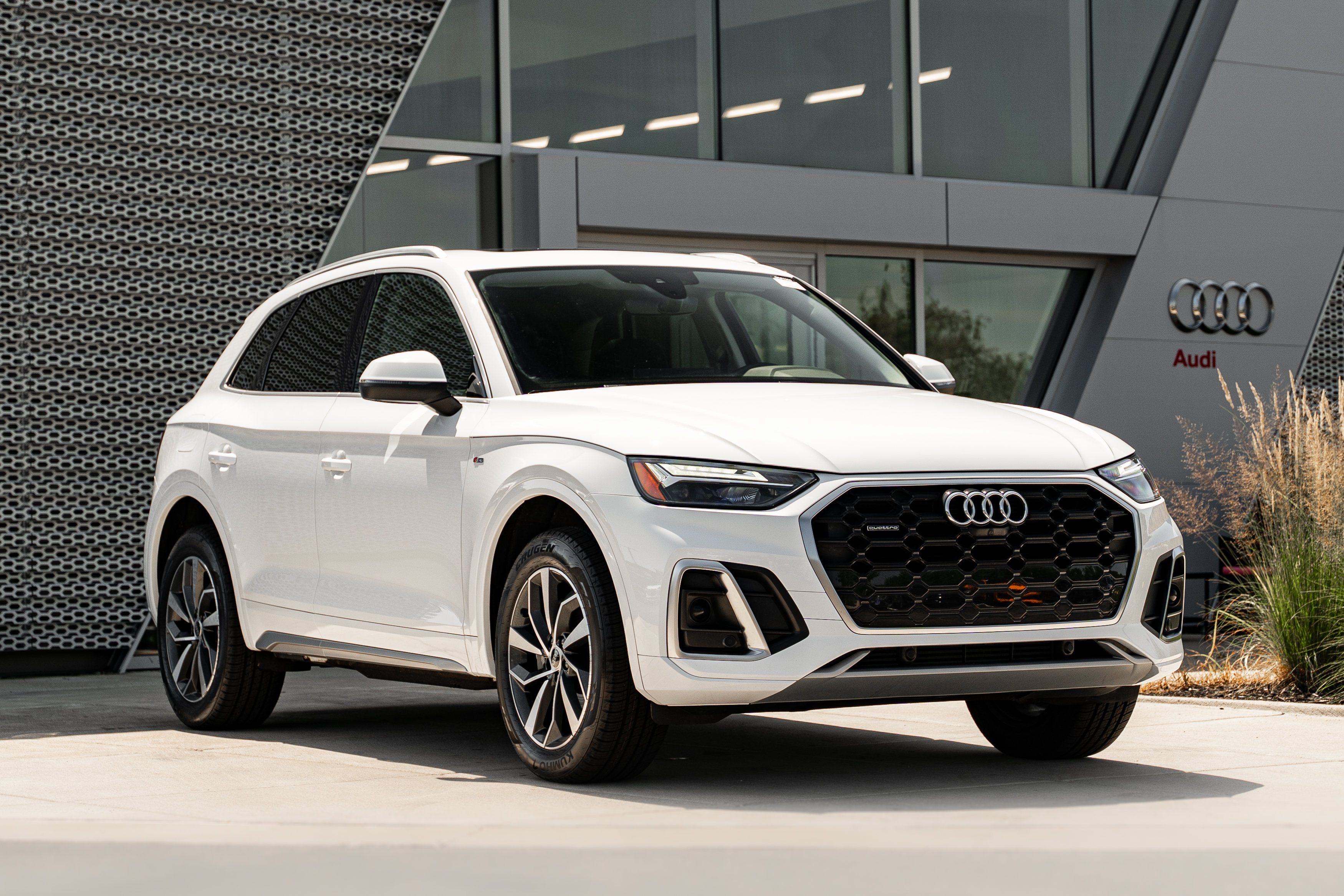 Certified 2023 Audi Q5 2.0T Premium Plus w/ Premium Plus Package AWD/4WD image 1